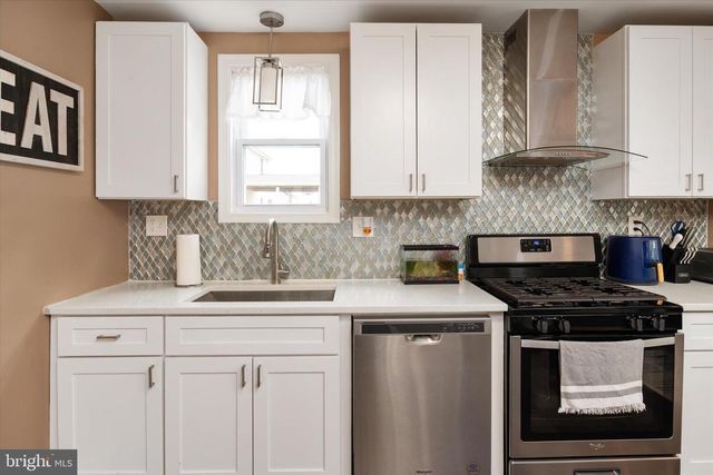 402 BAYSIDE DR, Baltimore, MD 21222