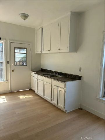 928 W 78 Street 4, Los Angeles, CA 90044