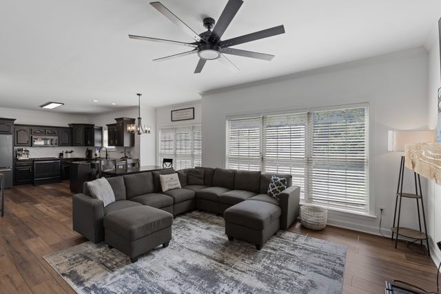 812 Lynn Dr, Goodlettsville, TN 37072