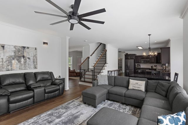812 Lynn Dr, Goodlettsville, TN 37072