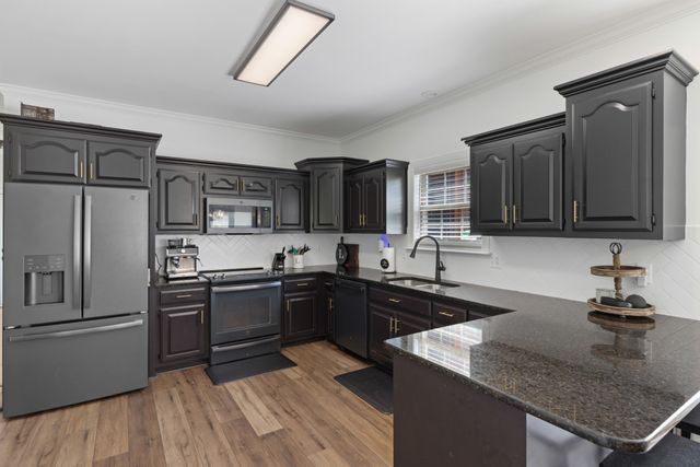 812 Lynn Dr, Goodlettsville, TN 37072
