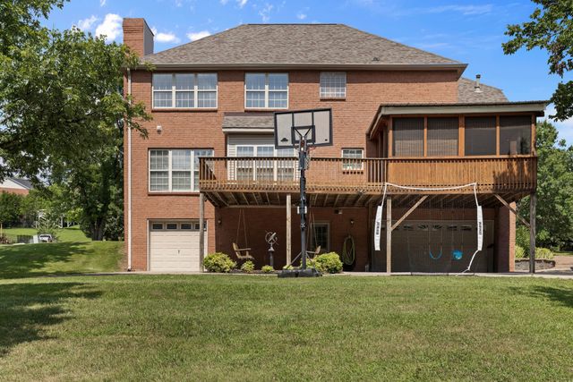 812 Lynn Dr, Goodlettsville, TN 37072