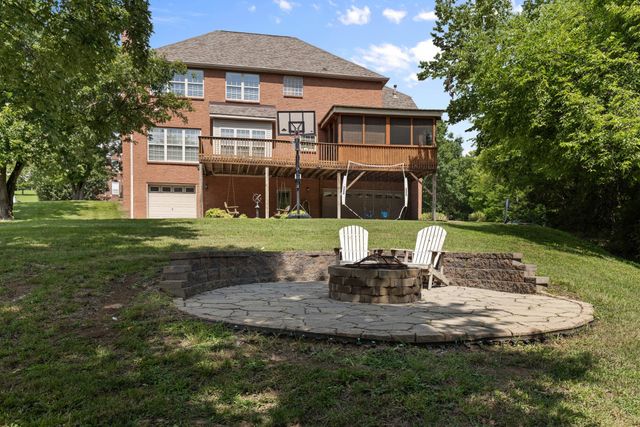 812 Lynn Dr, Goodlettsville, TN 37072