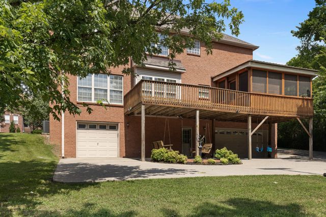 812 Lynn Dr, Goodlettsville, TN 37072