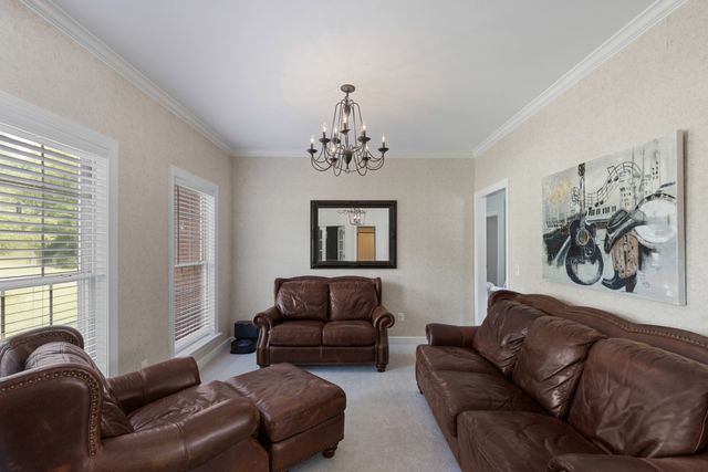 812 Lynn Dr, Goodlettsville, TN 37072