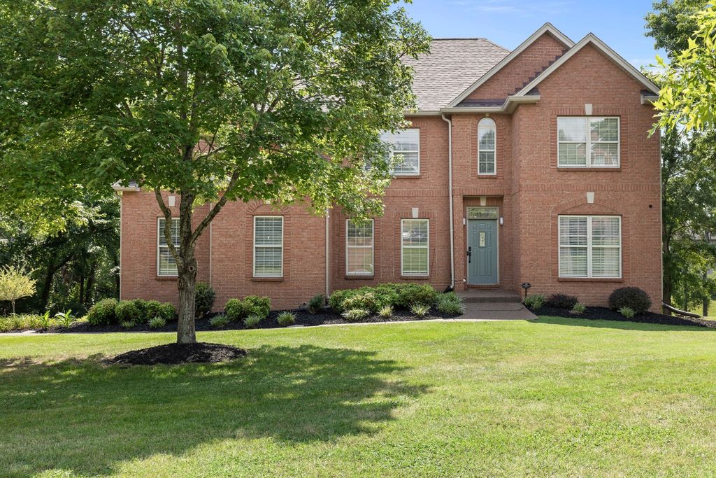 812 Lynn Dr, Goodlettsville, TN 37072