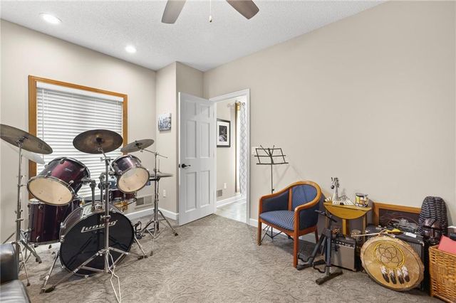 32435 W 91st Street, De Soto, KS 66018