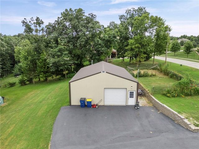 32435 W 91st Street, De Soto, KS 66018