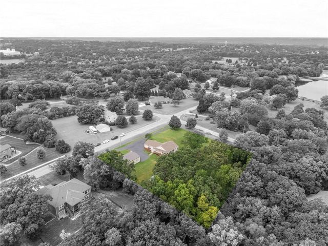 32435 W 91st Street, De Soto, KS 66018