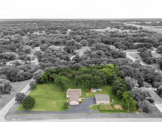 32435 W 91st Street, De Soto, KS 66018