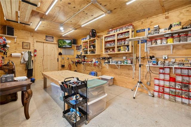 32435 W 91st Street, De Soto, KS 66018