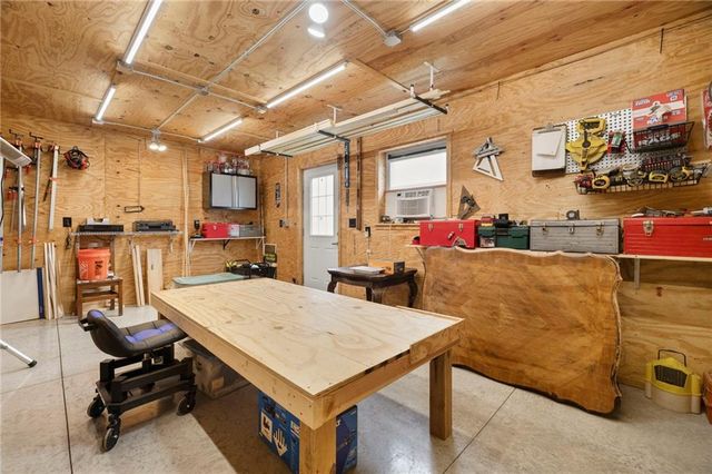 32435 W 91st Street, De Soto, KS 66018