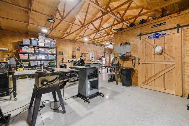 32435 W 91st Street, De Soto, KS 66018