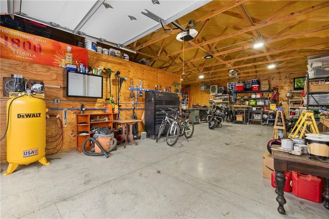32435 W 91st Street, De Soto, KS 66018