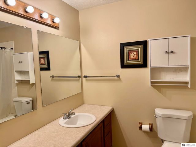 5906 N 110th Circle, Omaha, NE 68164