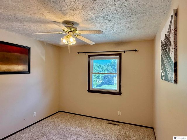 5906 N 110th Circle, Omaha, NE 68164