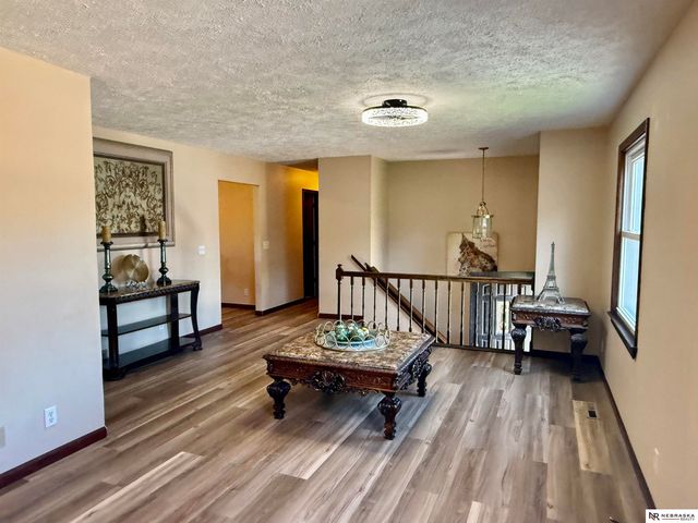 5906 N 110th Circle, Omaha, NE 68164