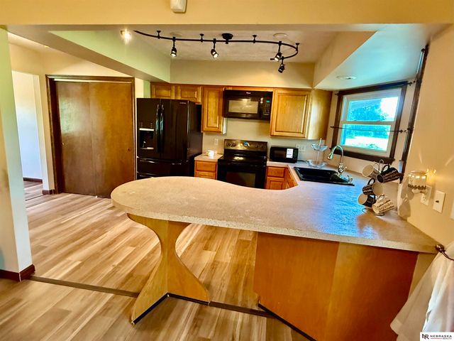 5906 N 110th Circle, Omaha, NE 68164