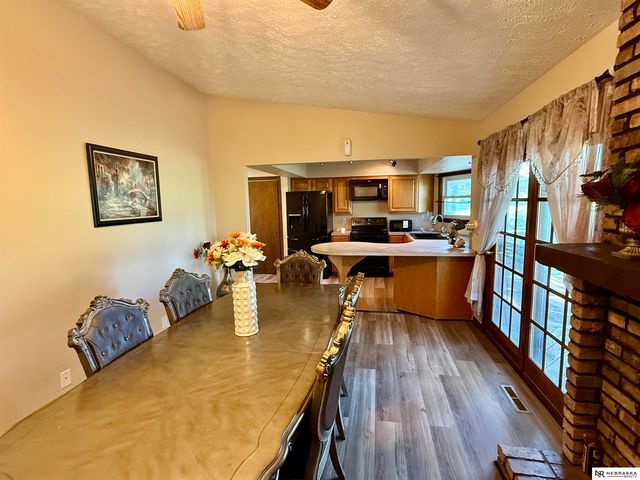 5906 N 110th Circle, Omaha, NE 68164