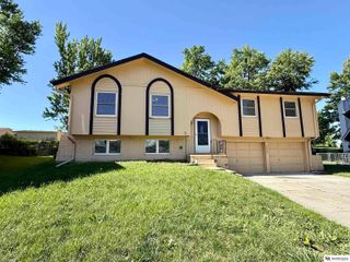 5906 N 110th Circle, Omaha, NE 68164