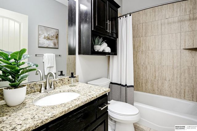 17013 Corby Street, Omaha, NE 68116