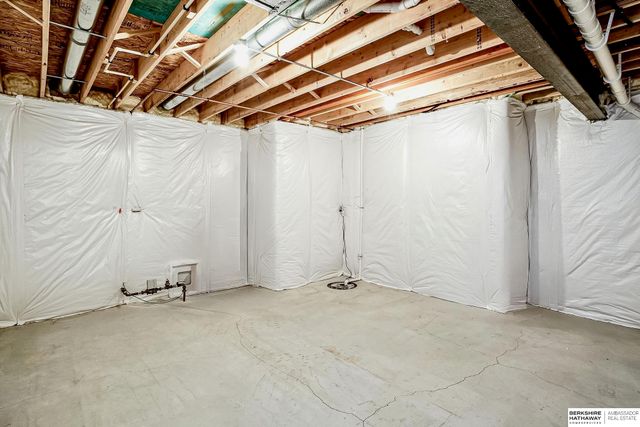 17013 Corby Street, Omaha, NE 68116