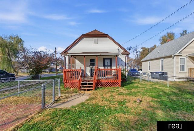 2555 Avenue C Avenue, Council Bluffs, IA 51501