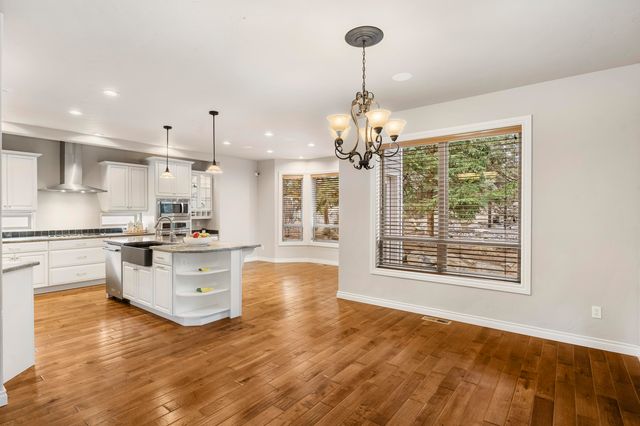 10160 Juniper Glen Circle, Redmond, OR 97756