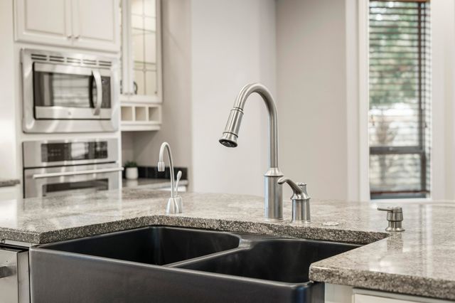 10160 Juniper Glen Circle, Redmond, OR 97756