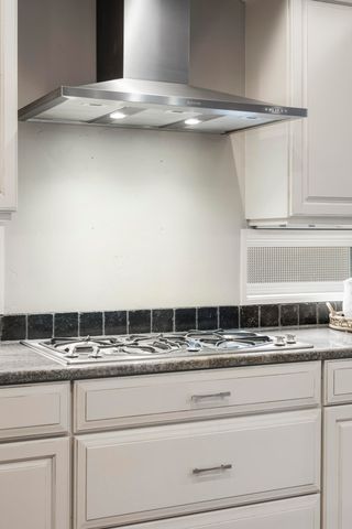 10160 Juniper Glen Circle, Redmond, OR 97756