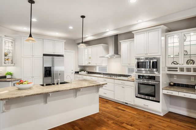 10160 Juniper Glen Circle, Redmond, OR 97756