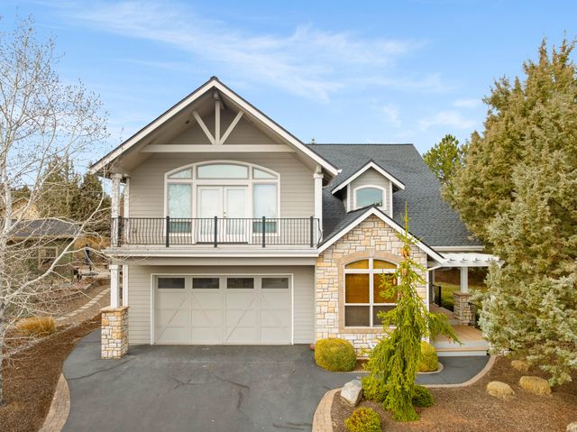 10160 Juniper Glen Circle, Redmond, OR 97756