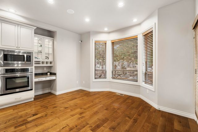 10160 Juniper Glen Circle, Redmond, OR 97756