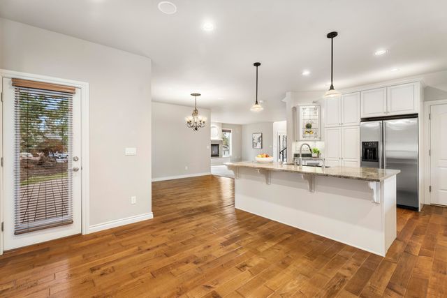 10160 Juniper Glen Circle, Redmond, OR 97756