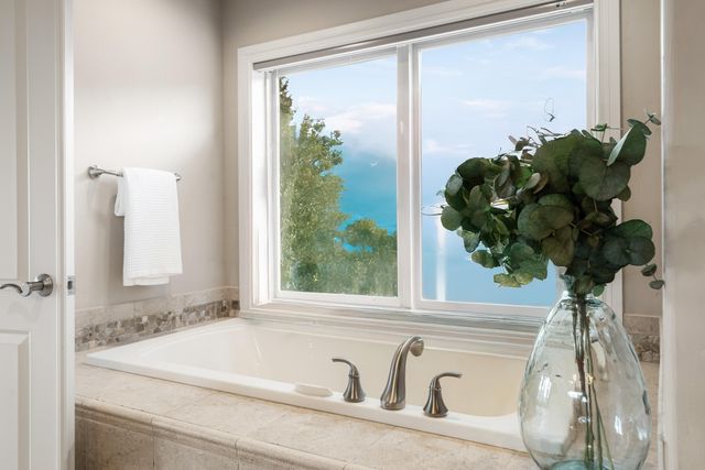 10160 Juniper Glen Circle, Redmond, OR 97756