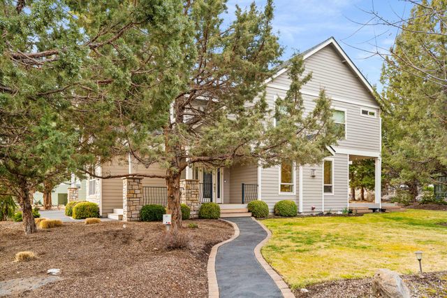 10160 Juniper Glen Circle, Redmond, OR 97756