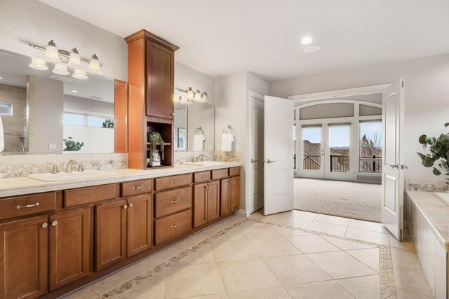 10160 Juniper Glen Circle, Redmond, OR 97756