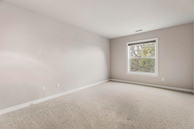 10160 Juniper Glen Circle, Redmond, OR 97756