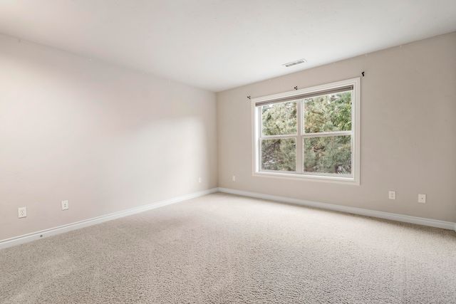 10160 Juniper Glen Circle, Redmond, OR 97756