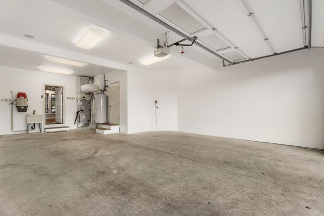 10160 Juniper Glen Circle, Redmond, OR 97756