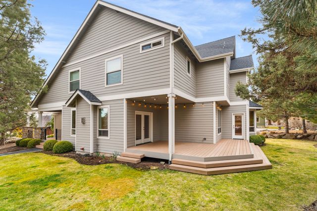 10160 Juniper Glen Circle, Redmond, OR 97756