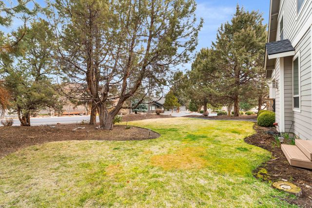 10160 Juniper Glen Circle, Redmond, OR 97756