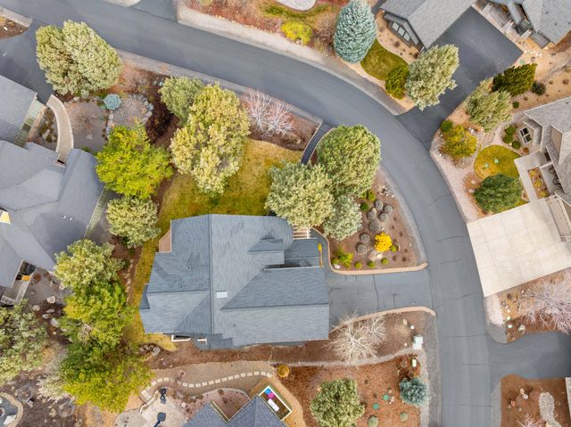 10160 Juniper Glen Circle, Redmond, OR 97756