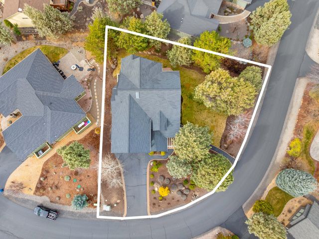 10160 Juniper Glen Circle, Redmond, OR 97756