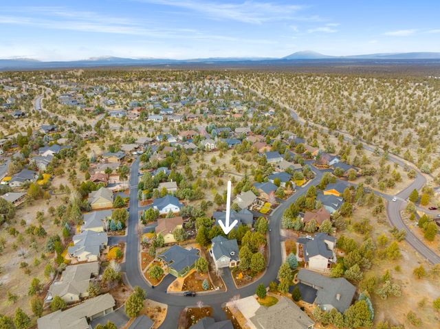 10160 Juniper Glen Circle, Redmond, OR 97756