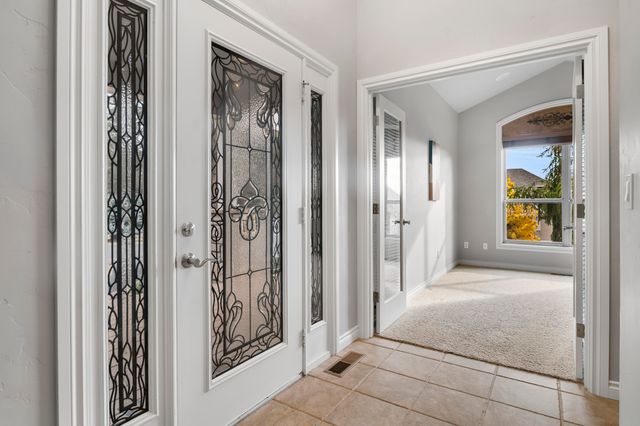 10160 Juniper Glen Circle, Redmond, OR 97756