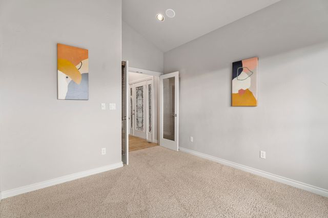 10160 Juniper Glen Circle, Redmond, OR 97756