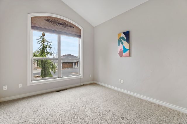 10160 Juniper Glen Circle, Redmond, OR 97756