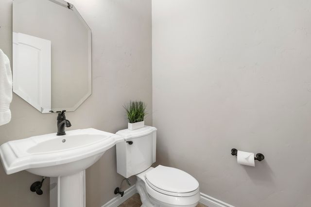 10160 Juniper Glen Circle, Redmond, OR 97756