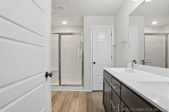 7207 E 131st Place S, Bixby, OK 74008